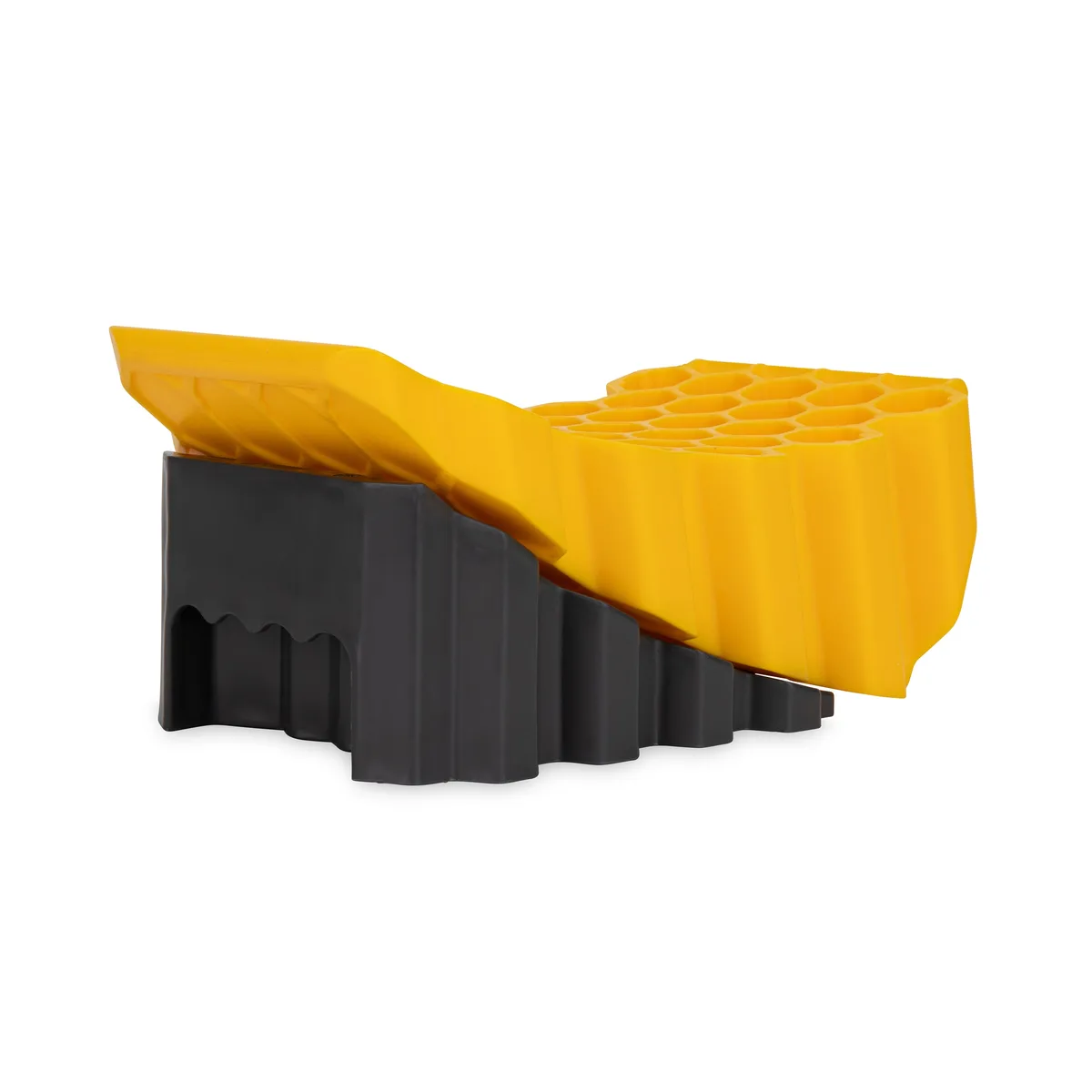 Camco Curved Leveler and Wheel Chock — product detail (Camco)